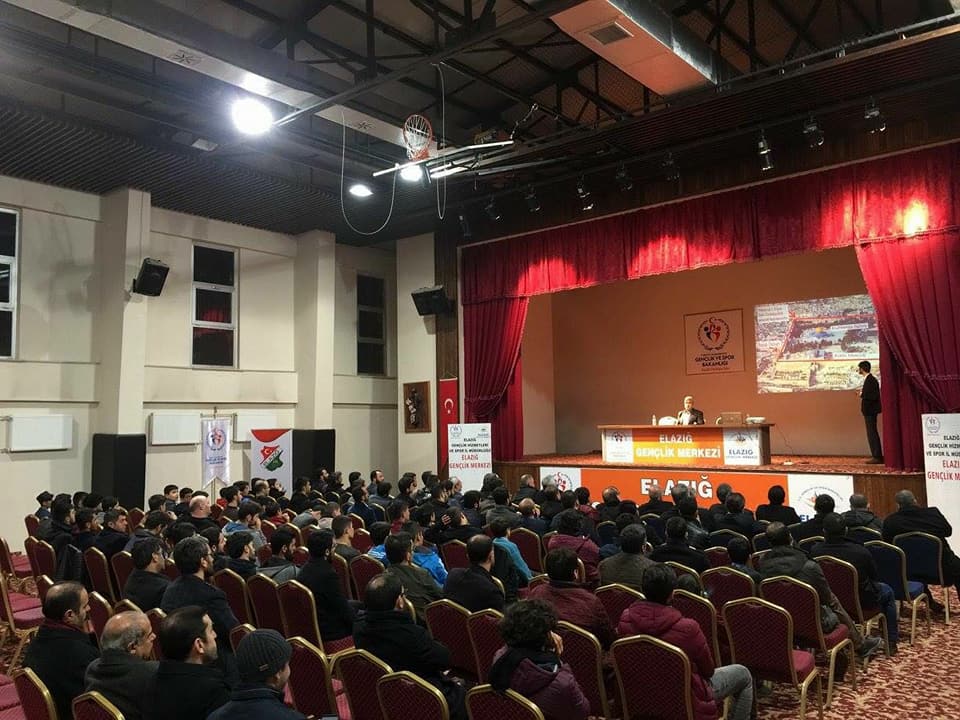 Elazığ Gençlik Merkezi’nde Kudüs Nasıl İşgal Edildi Başlıklı Seminer Düzenlendi